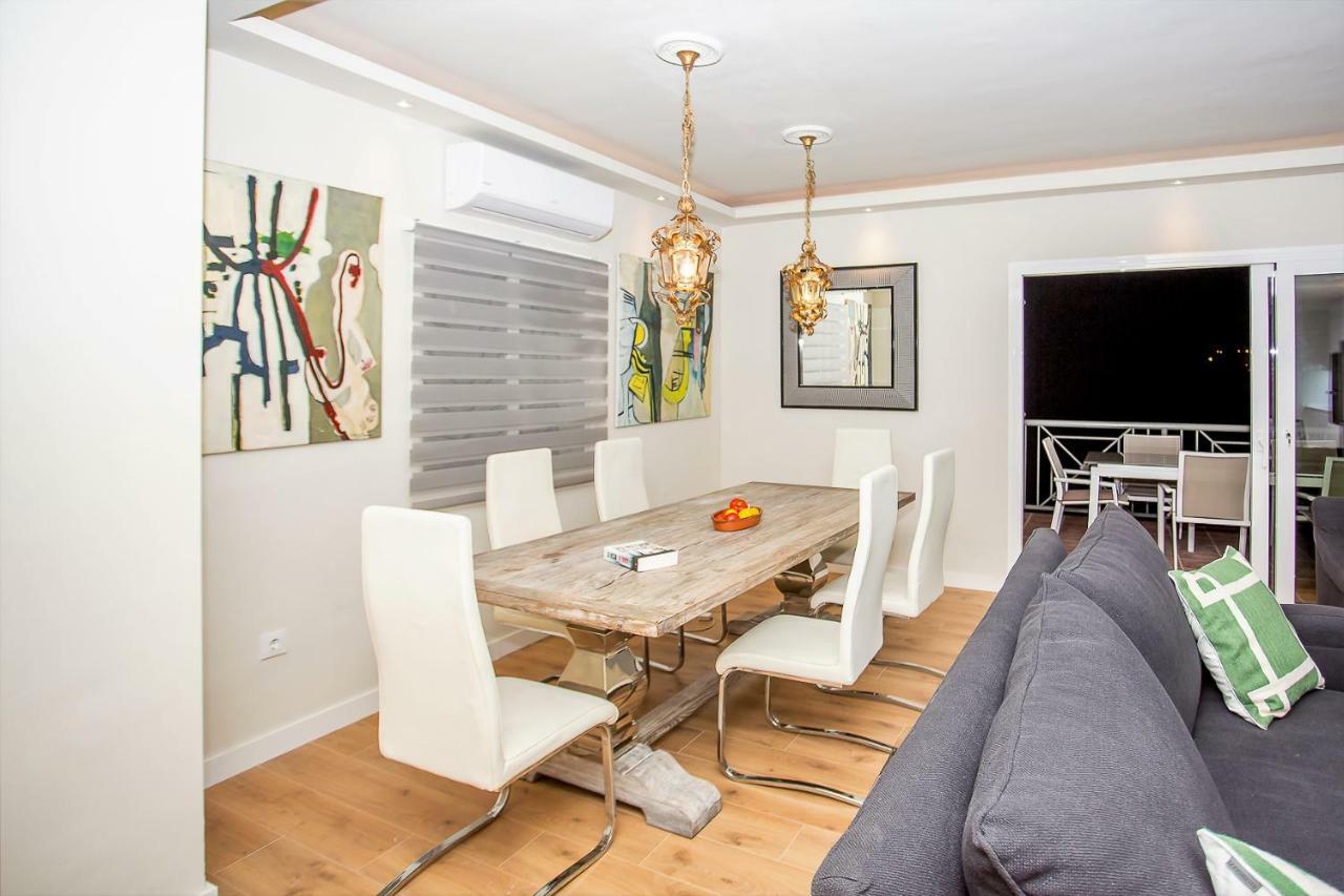 Luxury With Private Swimming Pool Apartment *