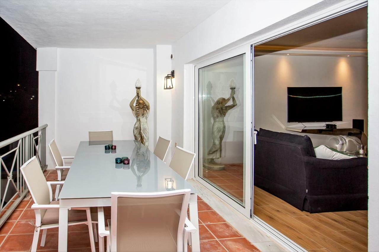 Luxury With Private Swimming Pool Apartment *